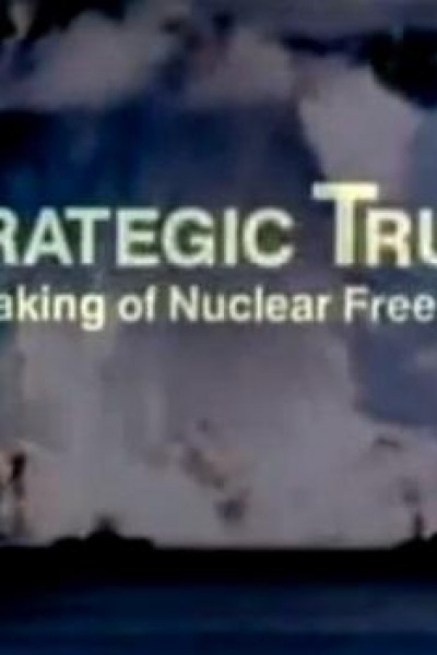 Cubierta de Strategic Trust: The Making of a Nuclear Free Palau