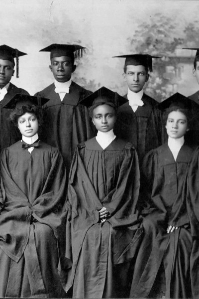 Caratula, cartel, poster o portada de Tell Them We Are Rising: The Story of Black Colleges and Universities