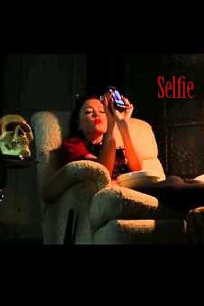 Caratula, cartel, poster o portada de Selfie