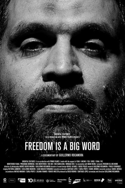 Caratula, cartel, poster o portada de La libertad es una palabra grande