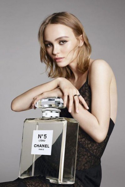 Cubierta de Chanel No. 5 L\'eau: \'You Know Me and You Don\'t\'