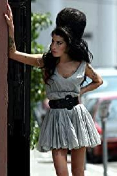 Cubierta de Amy Winehouse: Tears Dry on Their Own (Vídeo musical)