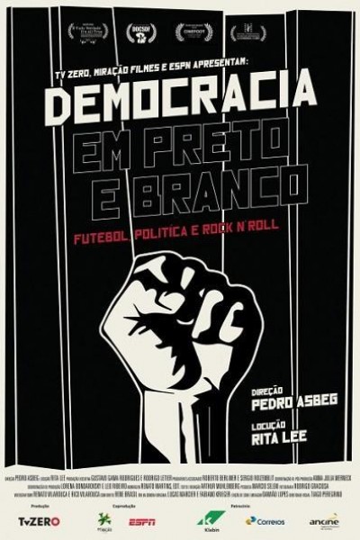 Caratula, cartel, poster o portada de Democracia em preto e branco