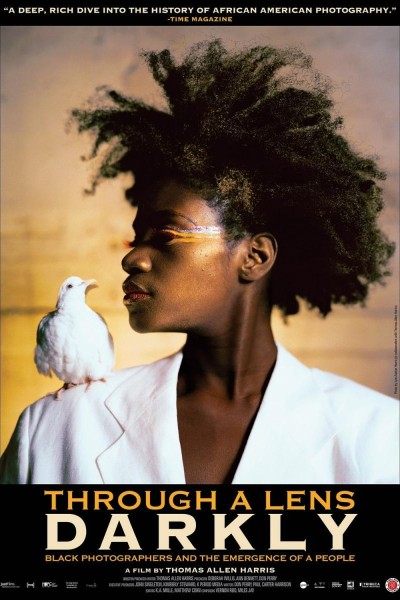 Caratula, cartel, poster o portada de Through a Lens Darkly: Black Photographers and the Emergence of a People