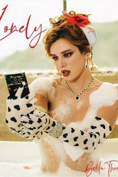 Cubierta de Bella Thorne: Lonely