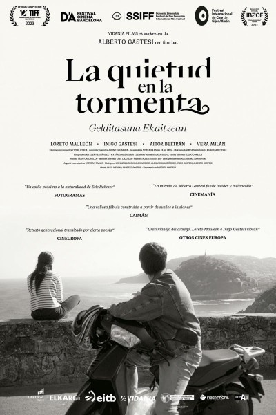 Caratula, cartel, poster o portada de La quietud en la tormenta