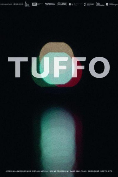 Caratula, cartel, poster o portada de Tuffo