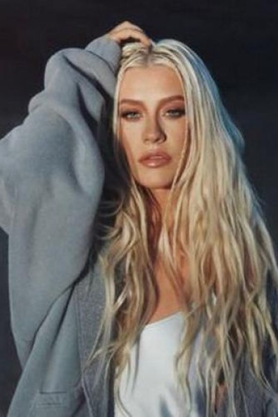 Cubierta de Christina Aguilera: No es que te extrañe (Vídeo musical)