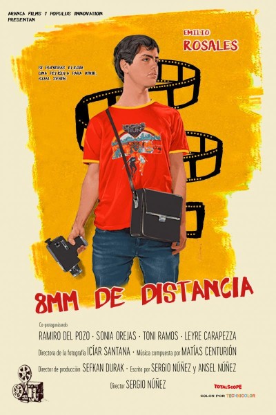 Caratula, cartel, poster o portada de 8mm de distancia