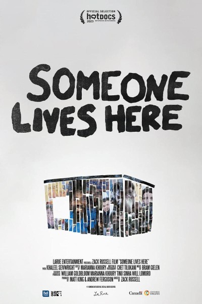 Caratula, cartel, poster o portada de Someone Lives Here