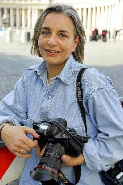 Cubierta de Anja, la fotógrafa de la guerra