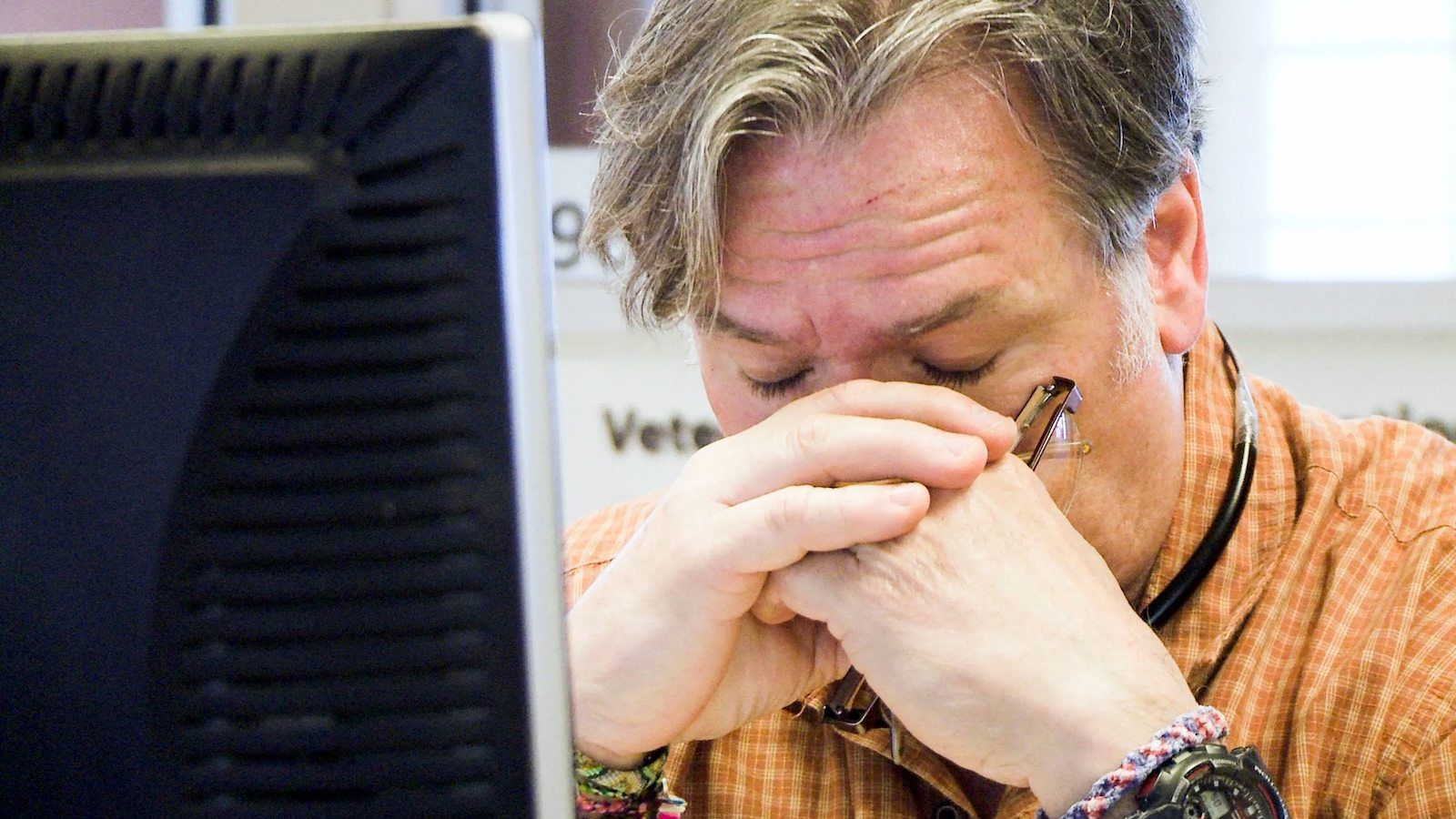 Cubierta de Crisis Hotline: Veterans Press 1