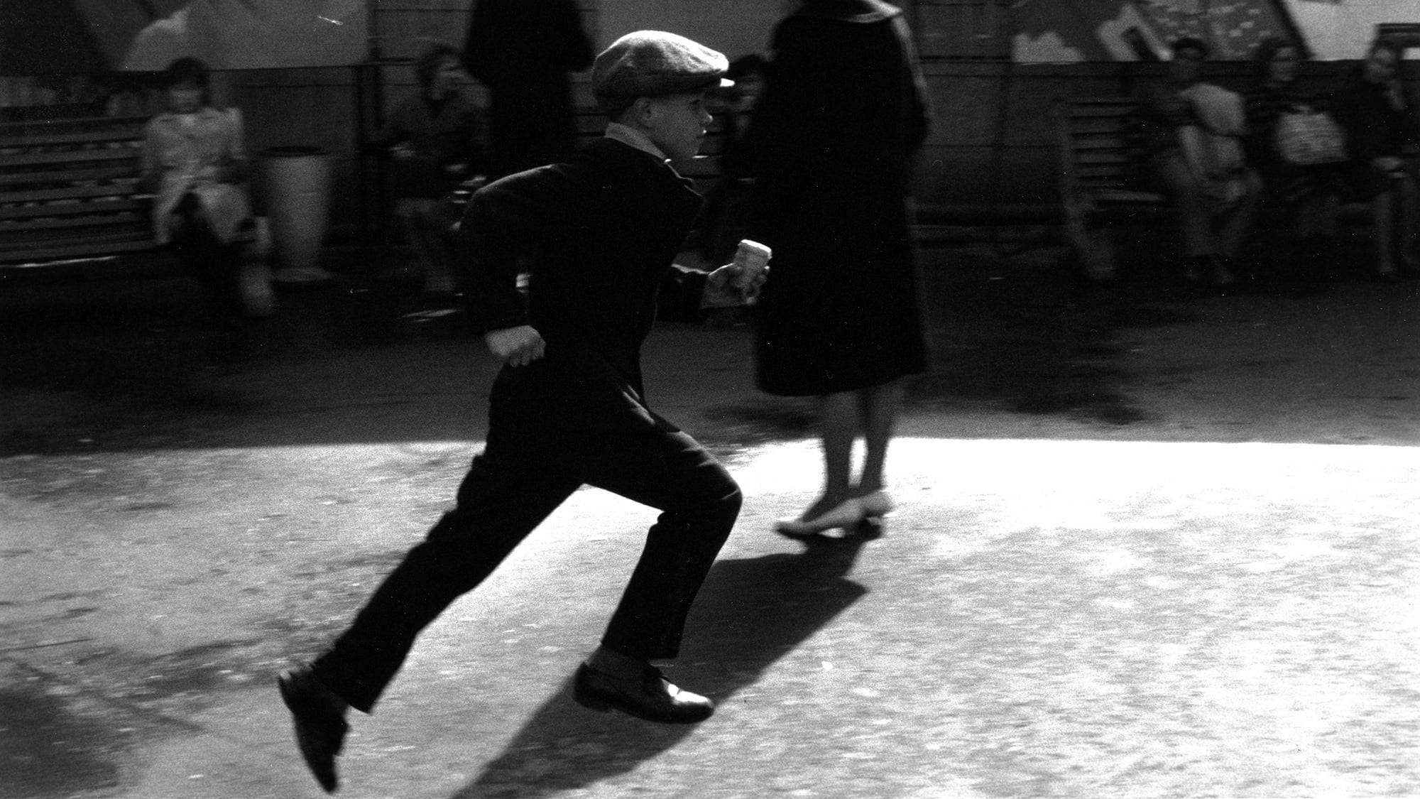 Cubierta de Robert Doisneau, a través de la lente