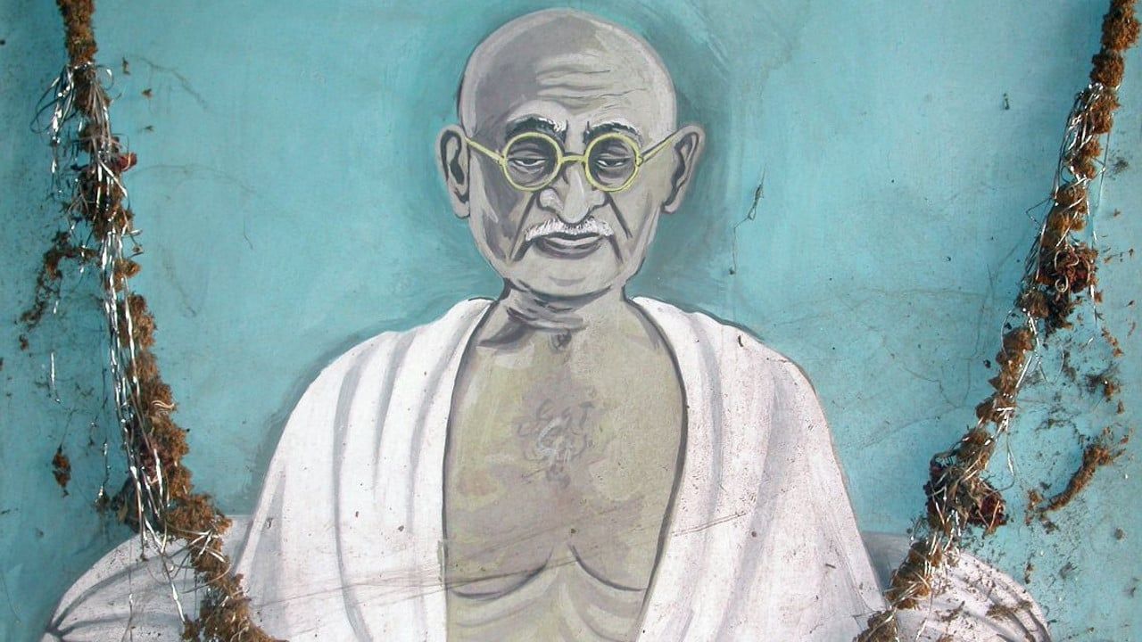 Cubierta de In Search of Gandhi