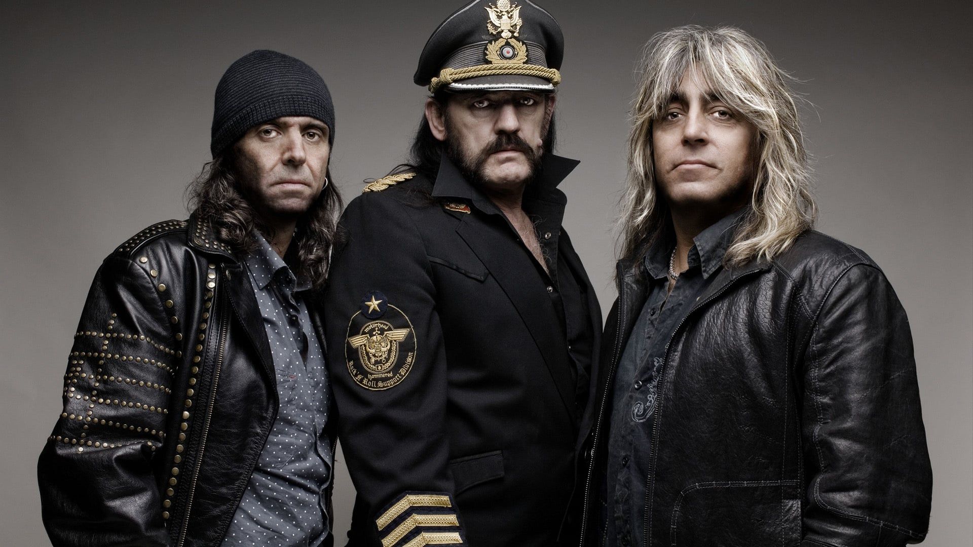 Cubierta de Motörhead: The World Is Ours - Everywhere Further Than Everyplace Else
