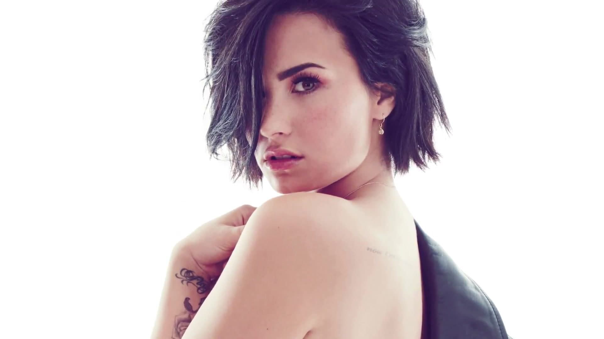 Cubierta de Demi Lovato: Confident (Vídeo musical)