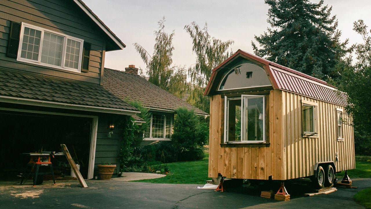 Cubierta de Small Is Beautiful: A Tiny House Documentary