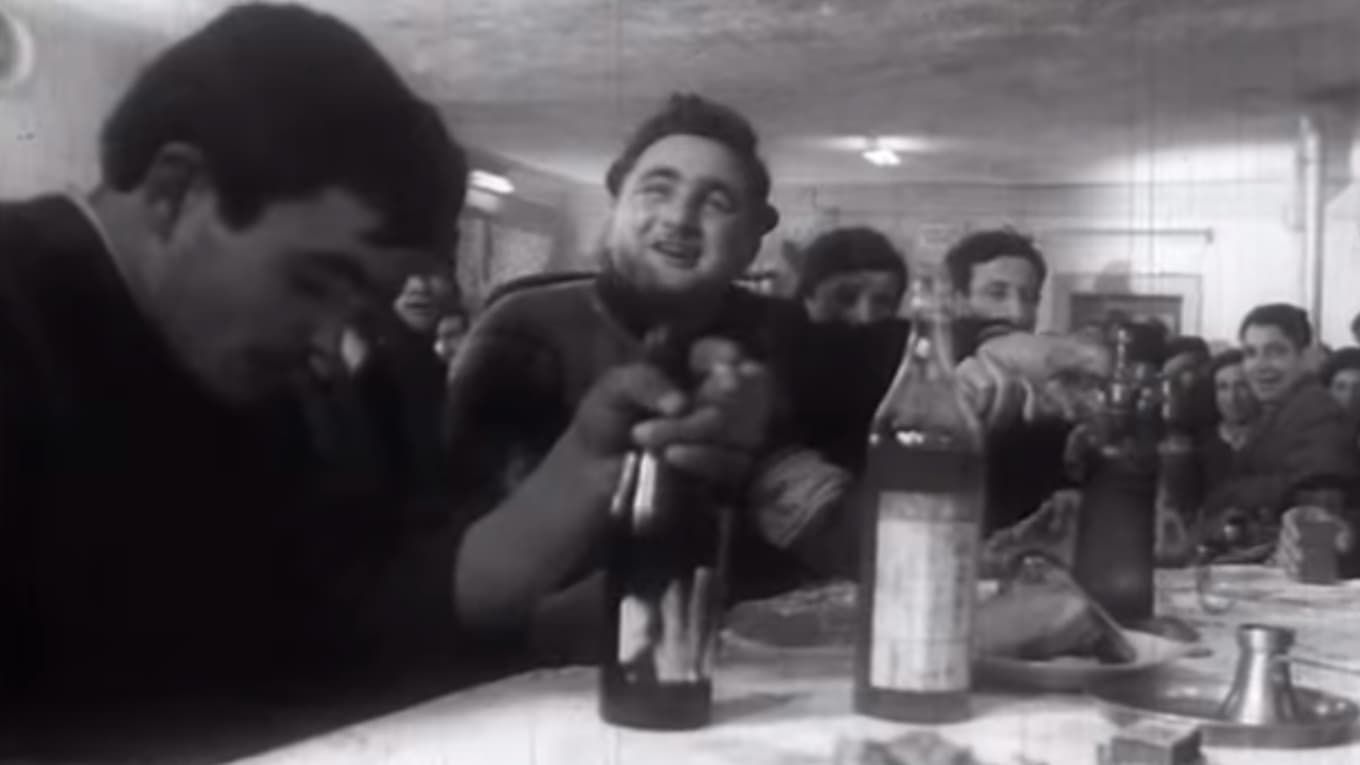 Cubierta de Newsreel - Showing the Life of Village Youth