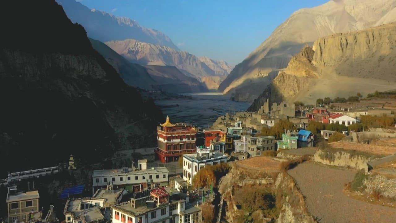 Cubierta de Por todas, desafiando al Annapurna