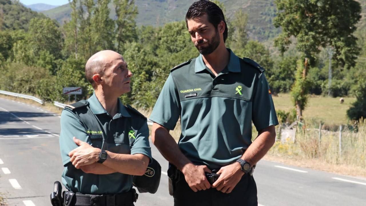 Cubierta de Olmos y Robles, una pareja de ley