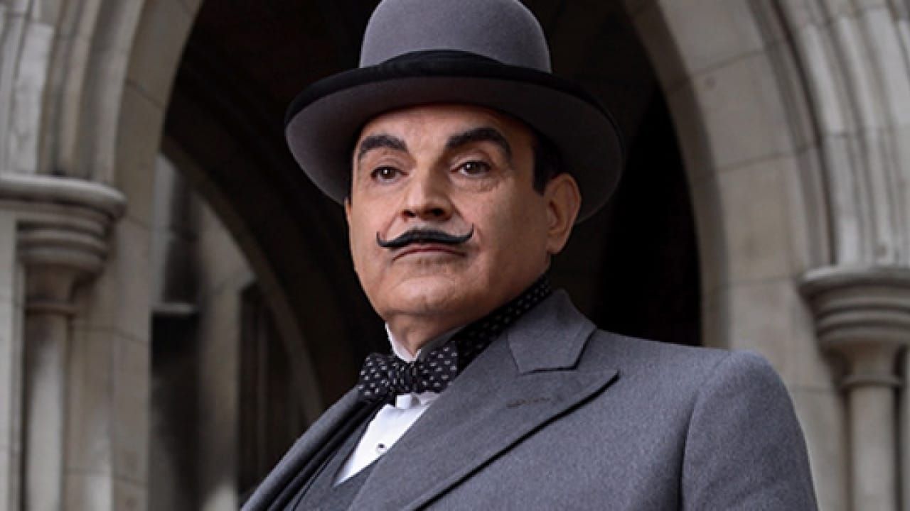 Cubierta de Agatha Christie: Poirot - Sangre en la piscina