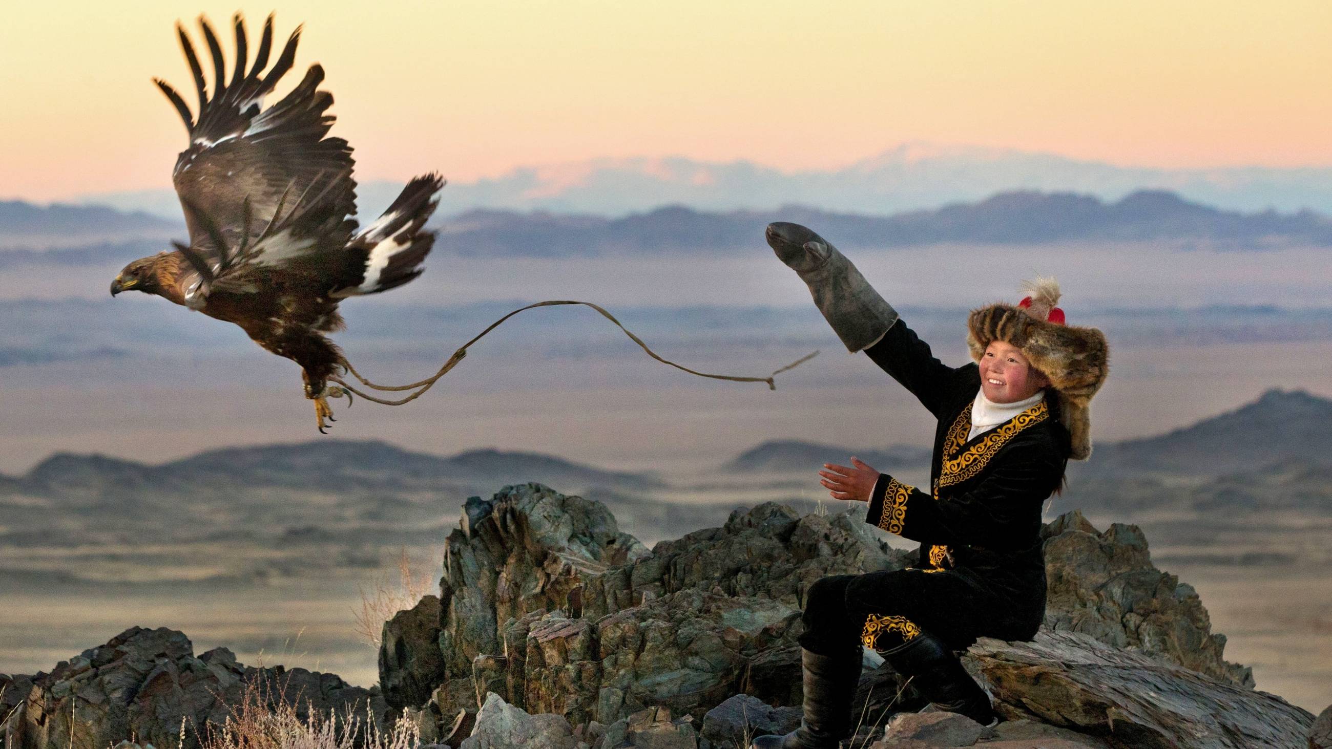 Cubierta de La cazadora del águila